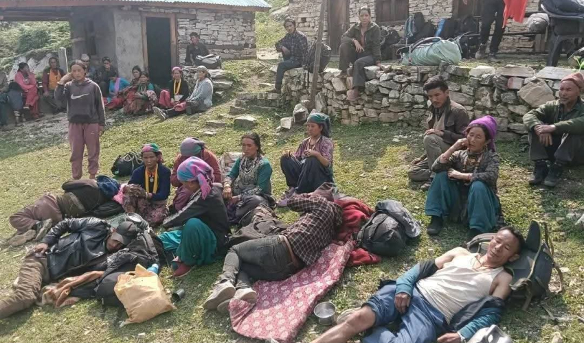 बाजुरा–हुम्ला सीमा विवाद : घाइते चार जनाको हेलिकप्टरबाट उद्धार