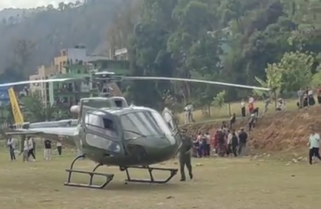 दार्चुला जिप दुर्घटना : घाइते तीन जनालाई सेनाको हेलिकप्टरमार्फत धनगढी लगियो 