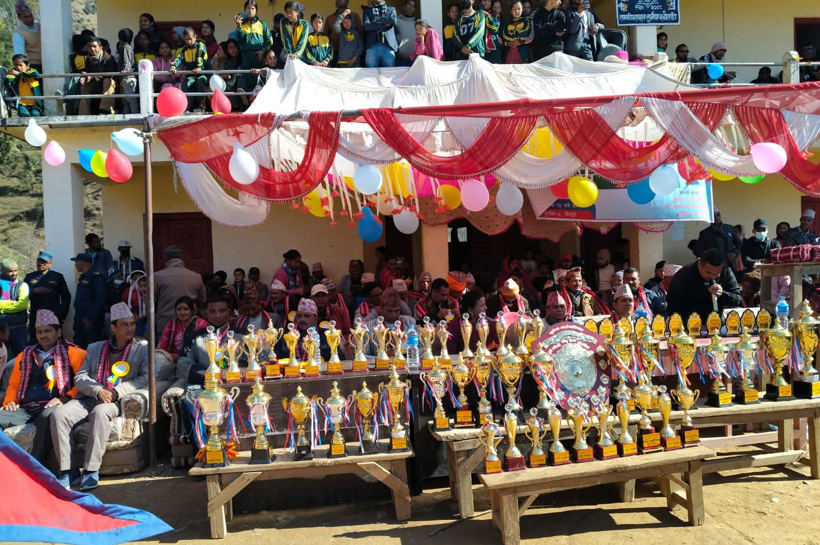 सुर्नया गाउँपालिकास्तरीय राष्ट्रपति रनिङ शिल्डको उपाधि मावि मूलखटालीलाई 