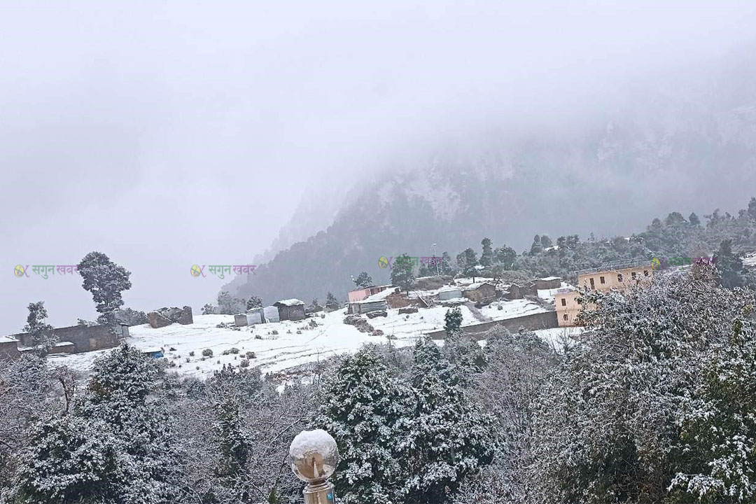 बैतडीका उच्च  भूभागमा  हिमपात सुरू (फोटोफिचर)