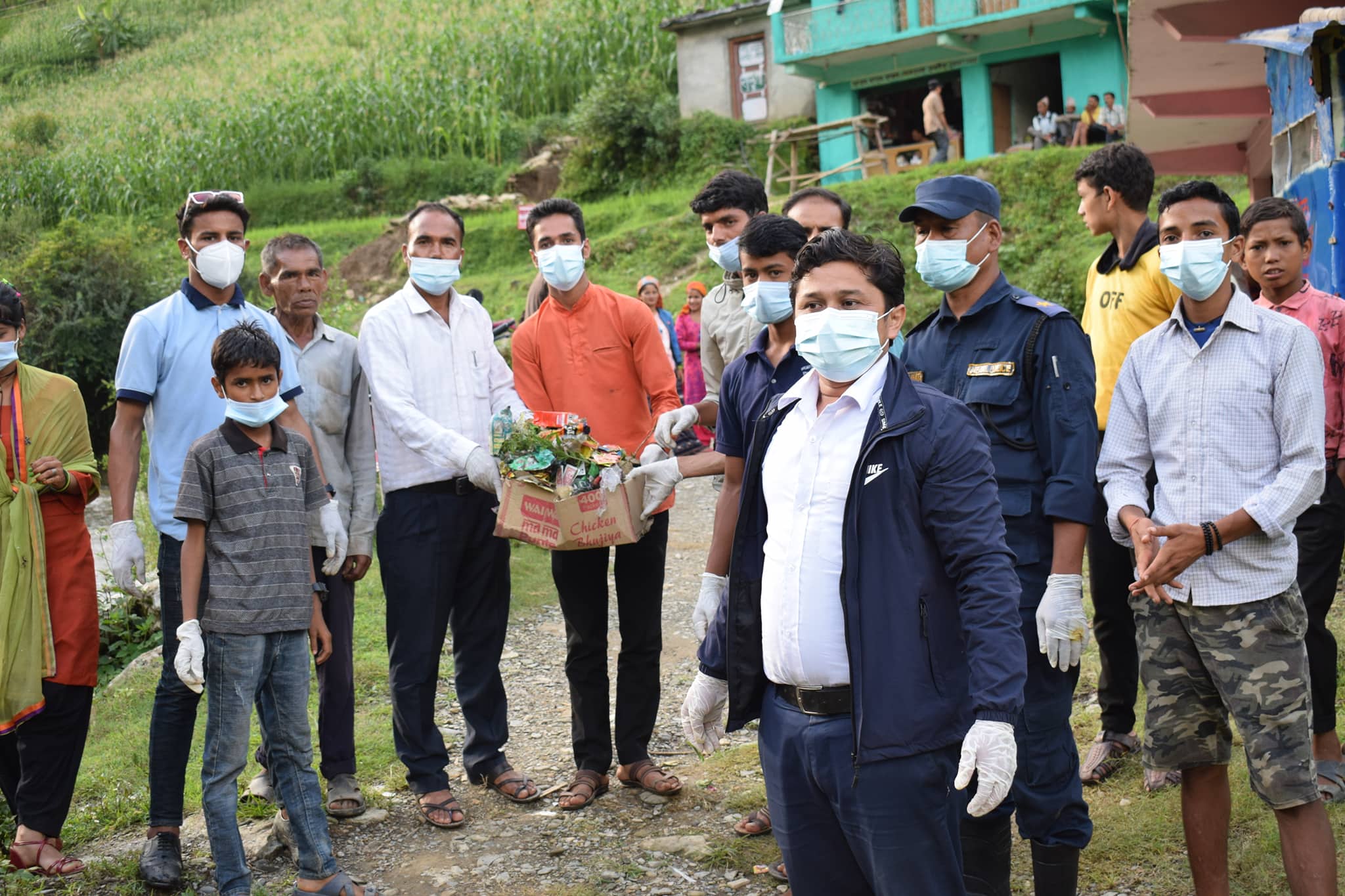 बैतडीको  सनशेरीमाण्डौं बजारमा सरसफाई