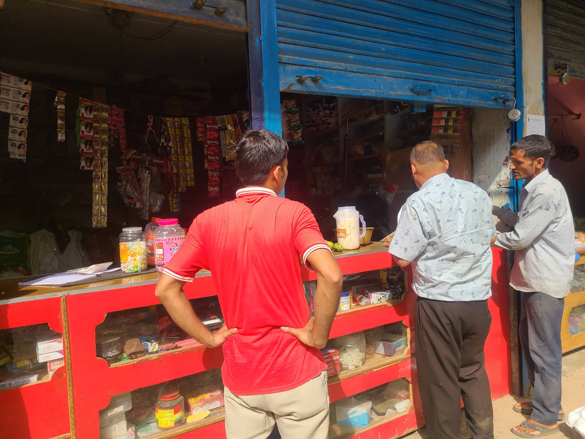 अनुगमन टोली पुग्दा व्यापारीले  टापकसेपछि ...