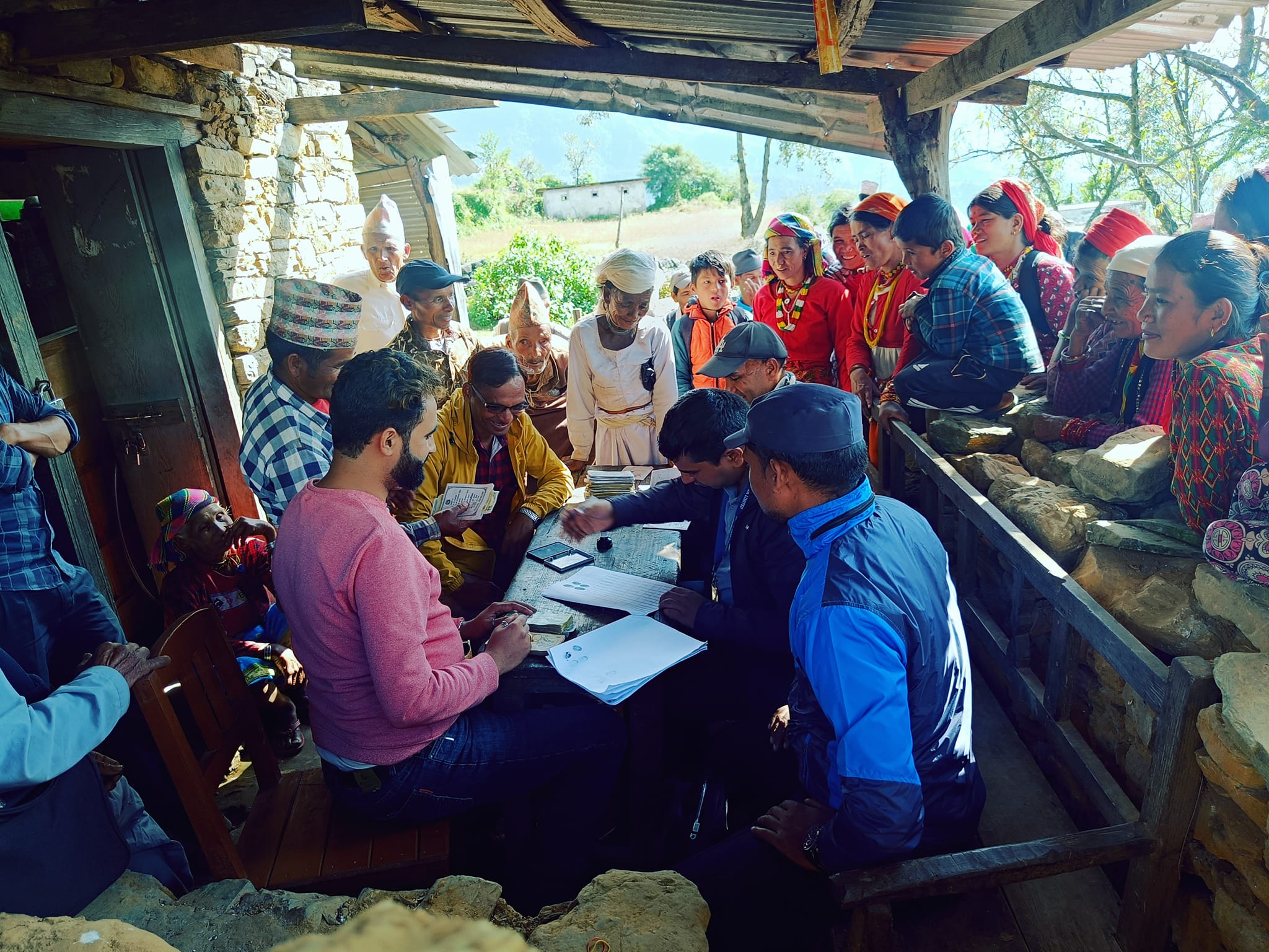 बैतडीको डिलाशैनीमा गाउँटोलमै समाजिक सुरक्षा भत्ता 
