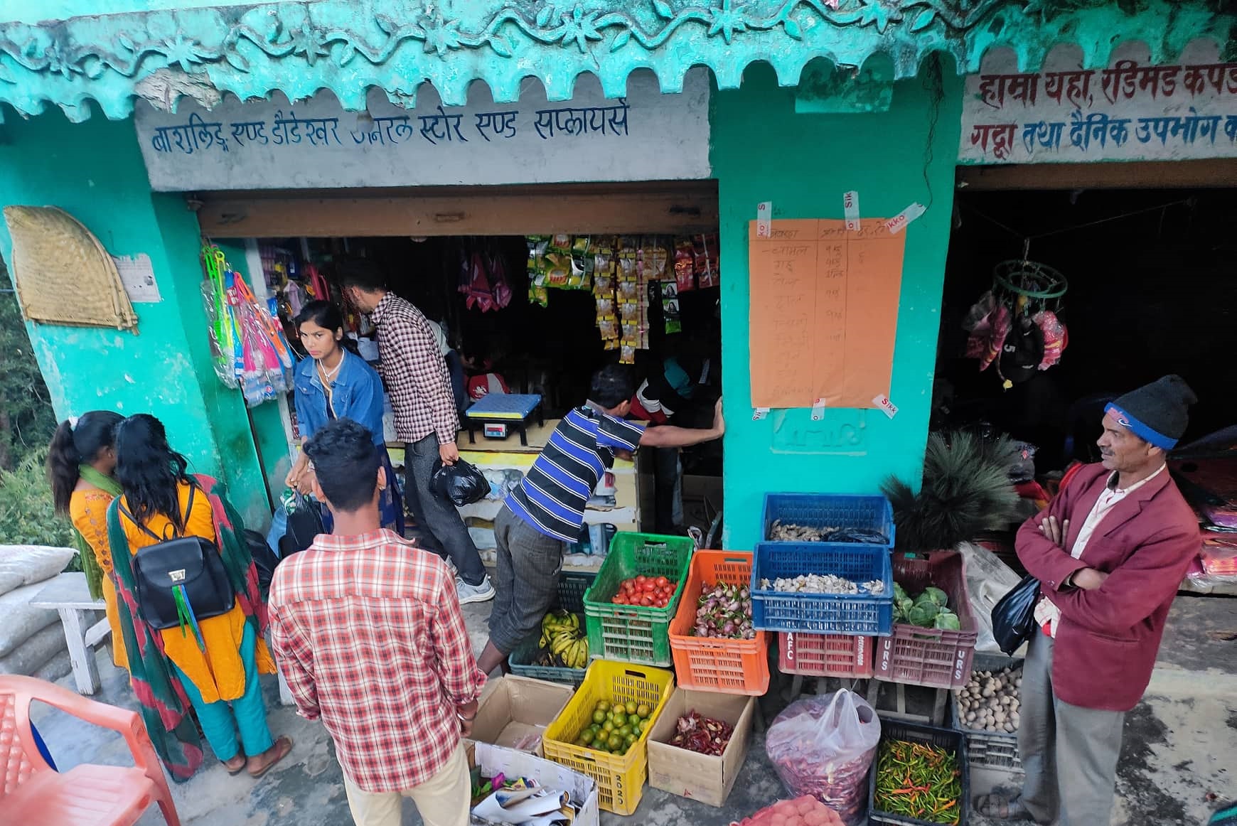 तिहारको समयमा बैतडीका बजारहरुमा चहलपहल