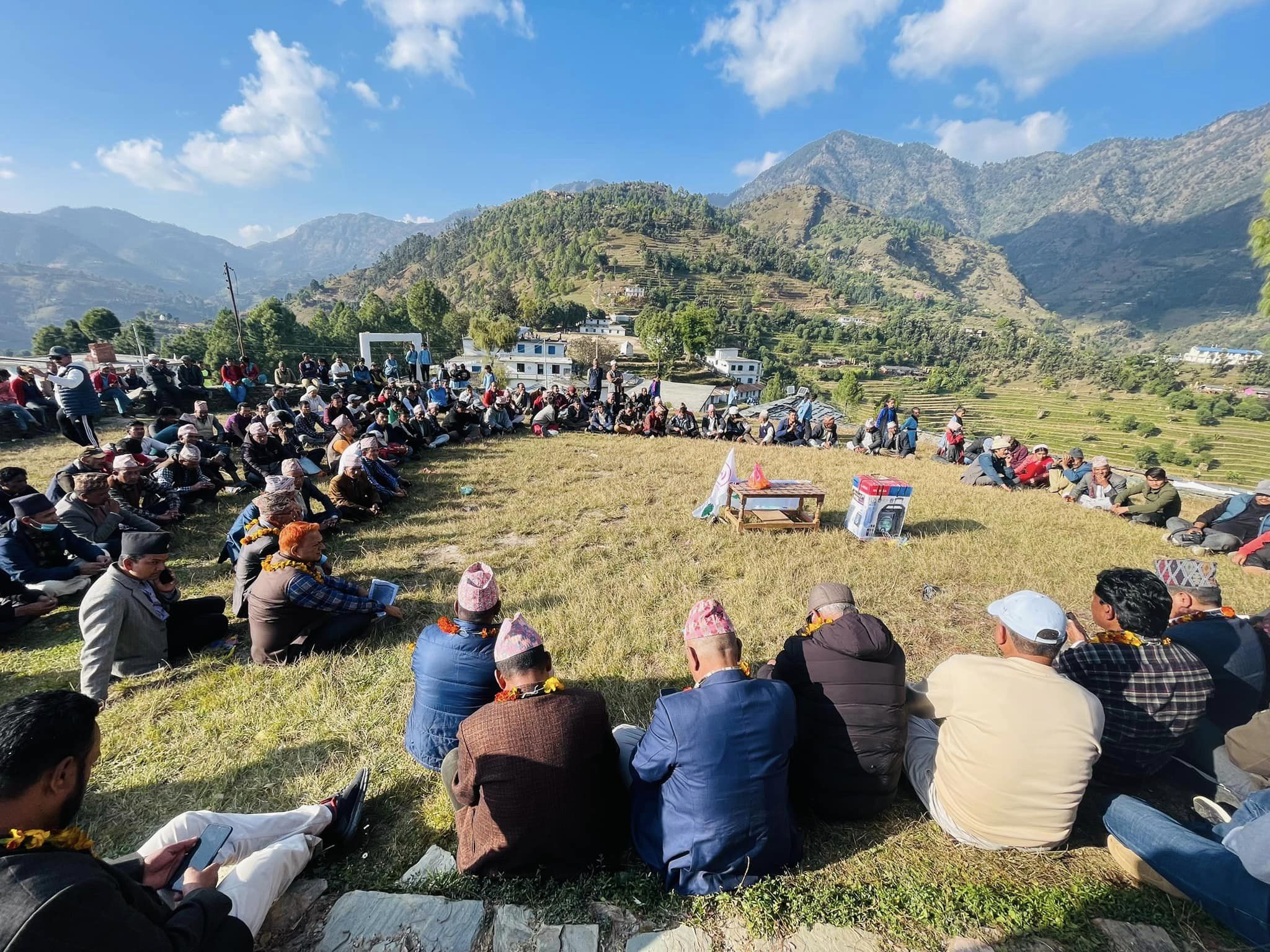 चुनाव आउन  १३ दिन बाँकी, बैतडीका उम्मेदवारहरुको  बस्ती भेटघाट  तिब्र