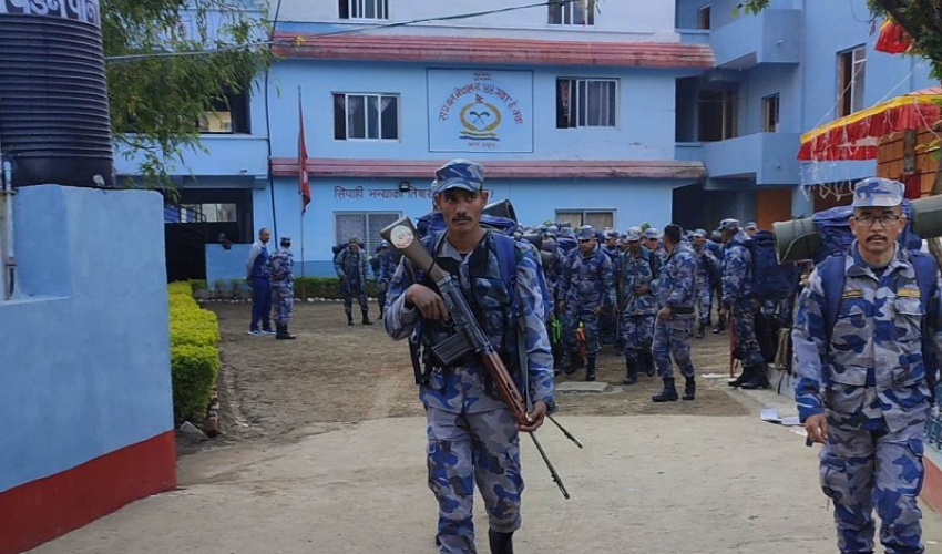 दार्चुलाका सीमा नाकामा निगरानी बढाउँदै सशस्त्र प्रहरी