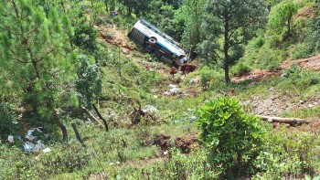 बैतडी बस दुर्घटनामा घाइते हुनेको संख्या २० पुग्यो, तीन जनाको अवस्था गम्भीर 