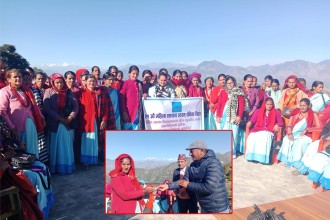 दोगडाकेदार गाउँपालिकाद्वारा महिला स्वास्थ्य स्वयंसेविकाहरुलाई प्रोत्साहन रकम वितरण