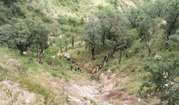 डोटीमा  जिप दुर्घटना हुँदा २ जनाको मृत्यु