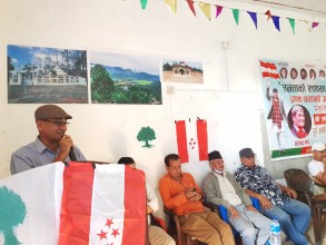 ‘जनताको साथमा कांग्रेस’अभियान : केन्द्रिय सदस्य लेखक बैतडीमा 