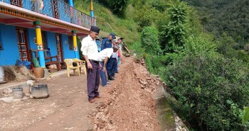 मेलौलीमा पहिरो प्रभावित क्षेत्रको स्थलगत निरीक्षण, आवश्यक सहयोग गर्ने जनप्रतिनिधिको प्रतिबद्धता 