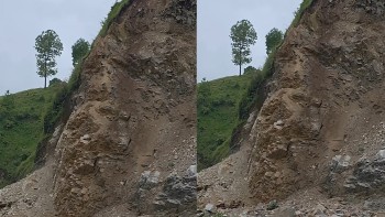 दार्चुलाको पनेबाजमा पहिरो खस्यो, महाकाली राजमार्ग अवरुद्ध 