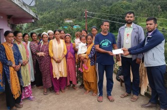 बैतडीमा नेरुडे मिर्मिरे लघुबित्तद्वारा बीमा र किरिया खर्च बाफतको रकम हस्तान्तरण