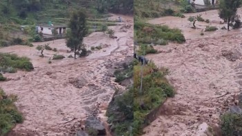 बैतडीको सुर्नयामा रातापानी पहिरोको कहर : २० भन्दा बढी घरपरिवार जोखिममा 