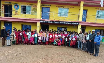 बैतडीको सिद्धेश्वर मावि हुक्केडाँडाले अंग्रेजी बोलीचाली अभ्यास कक्षा सञ्चालन गर्ने 