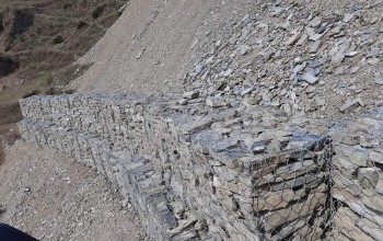 पानीको मूहान संरक्षण गर्न तटबन्ध निर्माण