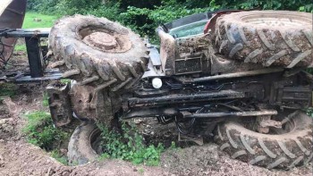 बझाङमा ट्याक्टर दुर्घटनाः चालकसहित ६ जना घाइते
