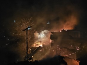 अछामको जयगढमा आगलागी : सात करोड बढीको क्षति 