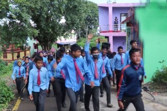 विद्यालयमा भलिबल खेल्दा हल्ला भएको भन्दै कुटपीट,विद्यार्थी आन्दोलीत 