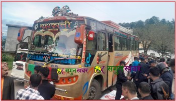 बैतडीमा जात्रा हेरी घर फर्कीदै गरेकी महिलालाई बसले ठक्कर दिँदा घटनास्थलमै मृत्यु