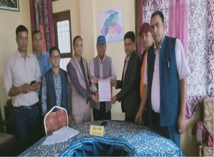 १० ओटै पालिकाबाट मतदाता नामावली संकलन गर्न एमाले बैतडीको माग 