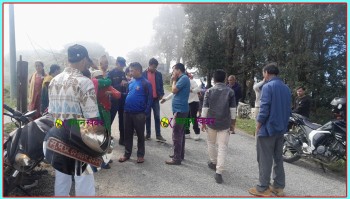बैतडीमा मोटरसाइकलको ठक्कर बाट एक जना महिला घाइते