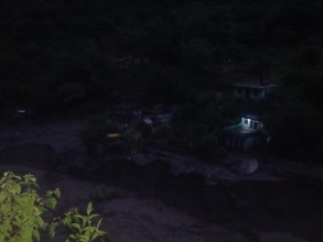 दार्चुलाको लास्कु खोलामा आएको बाढीले दर्जन बढी घर बगायो 