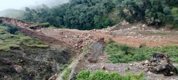 पहिरो खसेपछि बैतडीको सिल्लेगडा–कालागाउँ –पुर्चौैंडी सडक अवरुद्ध 