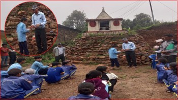 शिक्षक भट्टराइद्वारा जन्मदिनकाे अवसरमा शैक्षिक सामग्री वितरण