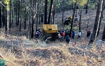 टिप्पर दुर्घटना अपडेटः घाइते एक जना धनगडी रेफर