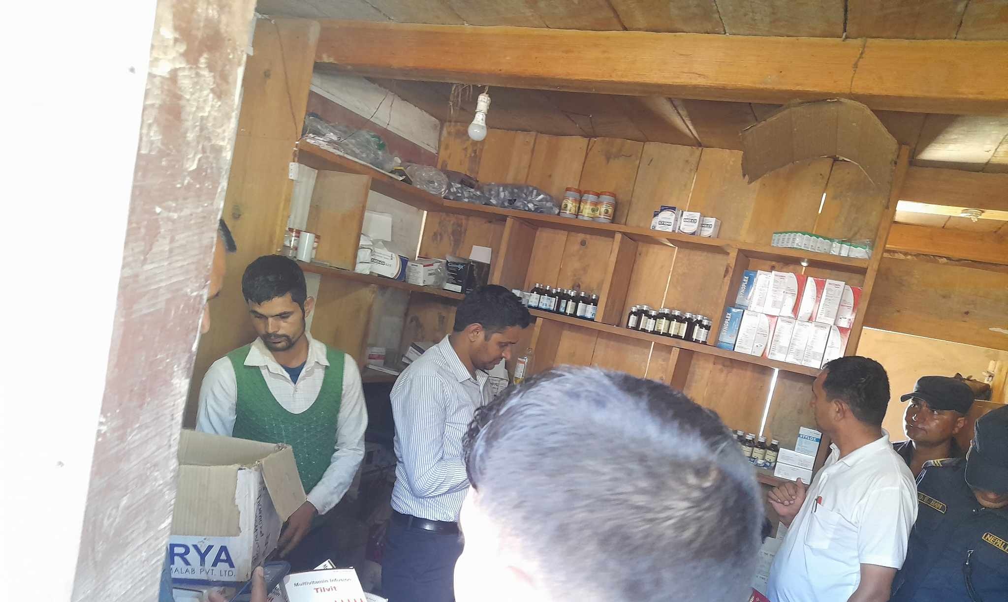 बैतडीमा अबैध क्लिनिक सिल , सञ्चालक प्रकाउ  