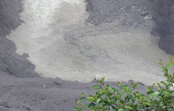 दार्चुलाको चौलानी नदीमा तत्काल जोखिम नभए पनि सतर्क रहन  प्रशासनको आग्रह