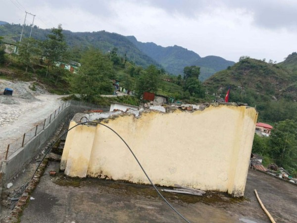 हावाहुरीले विद्यालय भवनमा क्षति 