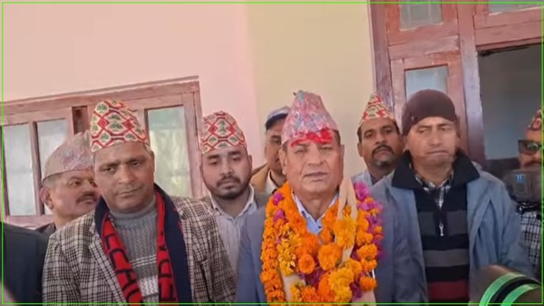 बैतडीमा काङ्ग्रेसको तर्फबाट चतुर बहादुर चन्दको उम्मेदवारी दर्ता