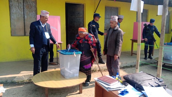 बैतडीमा शान्तिपूर्ण रुपमा मतदान सम्पन्न, ७३ हजार बढी मत खस्यो 