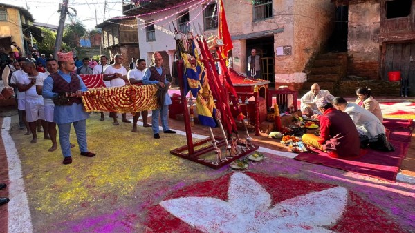 बैतडीमा सुरक्षा निकायले भित्र्याए फुलपाती