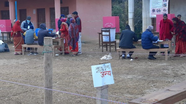 बैतडीमा ४ बजे सम्म ४२ प्रतिशत मत खस्यो 