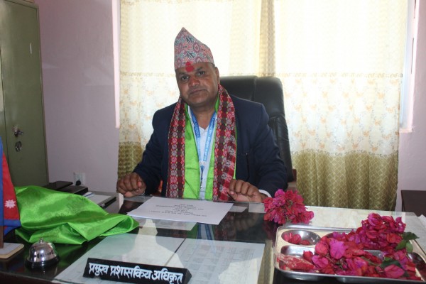 बैतडीको पाटन  नगरपालिकाका मेयरको पत्रले काम गरेन्, प्रमुख प्रशासकीय अधिकृत पाण्डे हाजिर