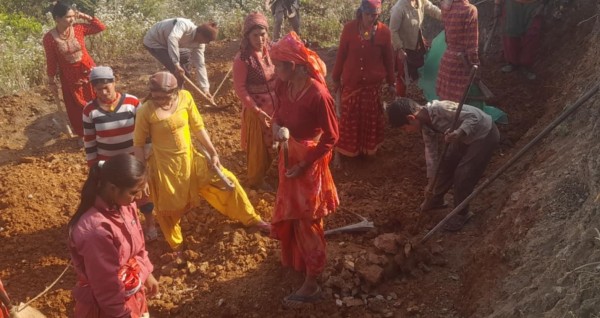 गाउँघर क्लिनिक भवन निर्माणका लागि जमीन दान 