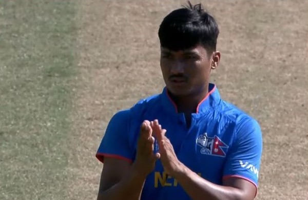 हङकङ सिक्सेसअन्तर्गत बाउलमा नेपालद्वारा भारत ९२ रनले पराजित