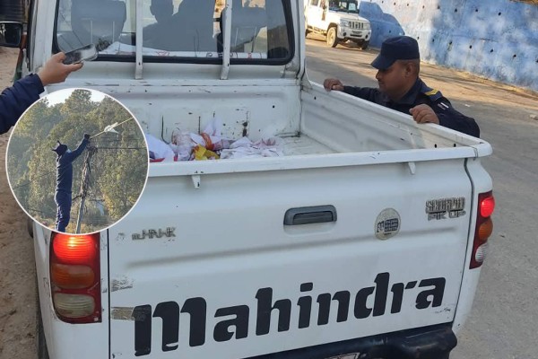 बैतडीमा सुरक्षाकर्मीले हटाए प्रचार सामग्री