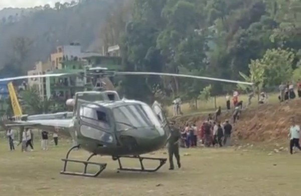 दार्चुला जिप दुर्घटना : घाइते तीन जनालाई सेनाको हेलिकप्टरमार्फत धनगढी लगियो 