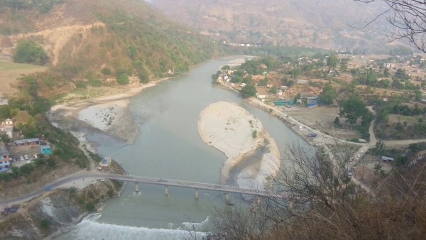 सेती नदीमा  डुबेर दुई बालबालिका  बेपत्ता 