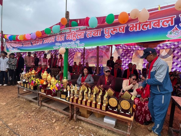 बैतडीको मेलौलीमा जिल्लास्तरीय अन्तर वडा महिला तथा पुरुष भलिबल प्रतियोगिता शुरु 