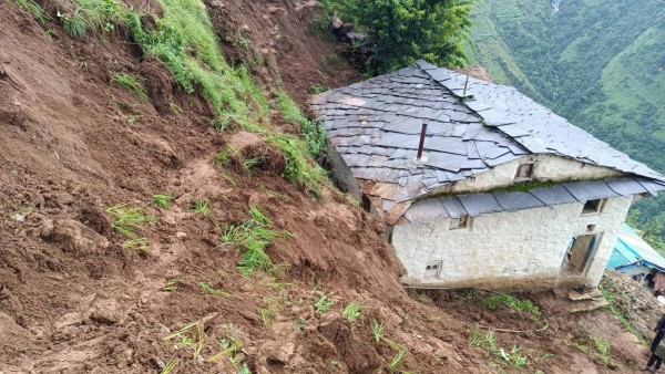 बाजुरामा बाढी पहिरोबाट १३ परिवार विस्थापित, दर्जनौँ घर जोखिममा