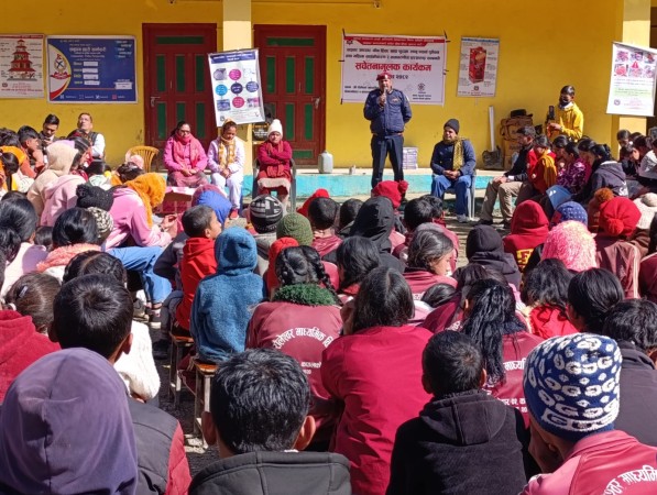 बैतडीमा प्रहरीको समुदाय र विद्यालय केन्द्रित कार्यक्रम : एक महिनामा एक सय बढी ठाउँमा सञ्चालन 