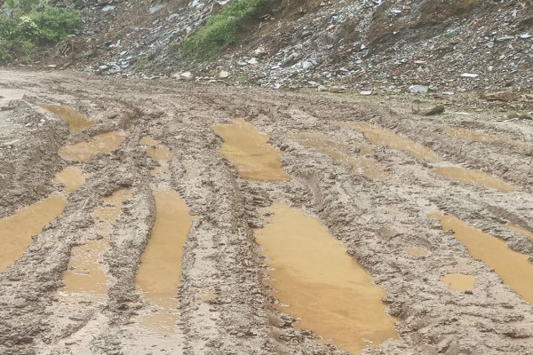 वर्षातले बिग्रिएका सडक नबन्दा नागरिकलाई सास्ती 