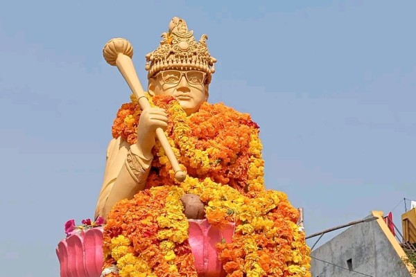 महेन्द्रनगरमा स्वर्गीय  राजा महेन्द्रको शालिक पुनर्स्थापना 