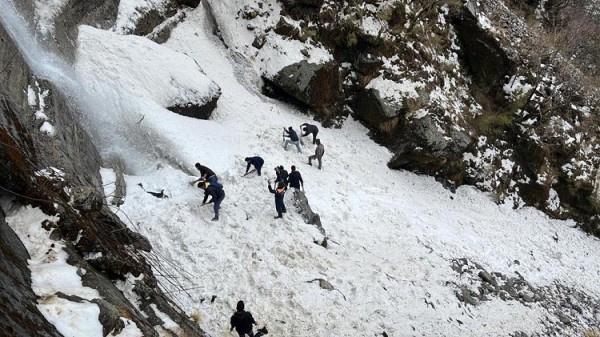 सिक्किममा हिमपहिरोमा परेर तीन नेपालीसहित ७ जनाको मृत्यु 
