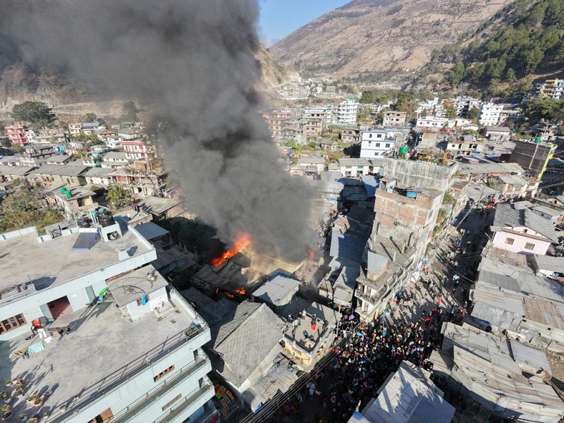 बझाङको चैनपुरमा आगलागी, एक करोड बढीको क्षति भएको अनुमान 